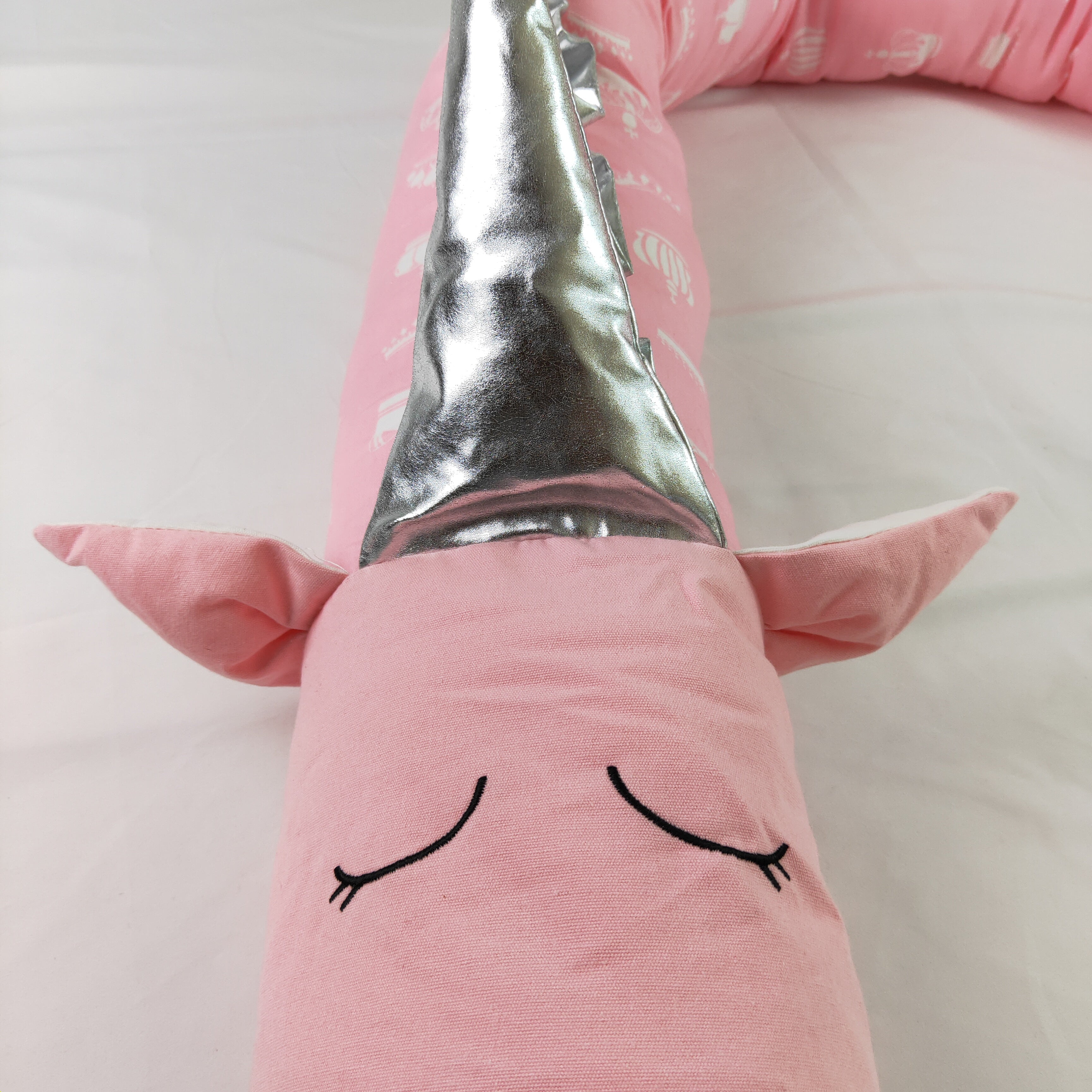 Bumper con diseño de Unicornio